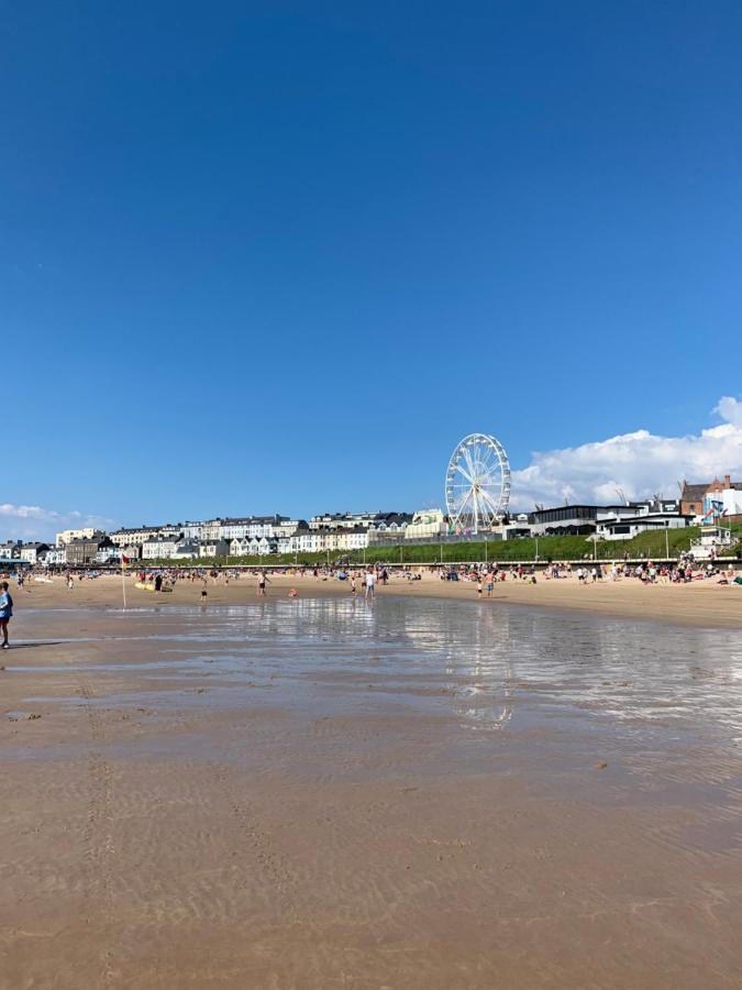 Stunning 3 Bed Seafront Mansion Building Sleeps 6 Adults Or 8 With Kids *